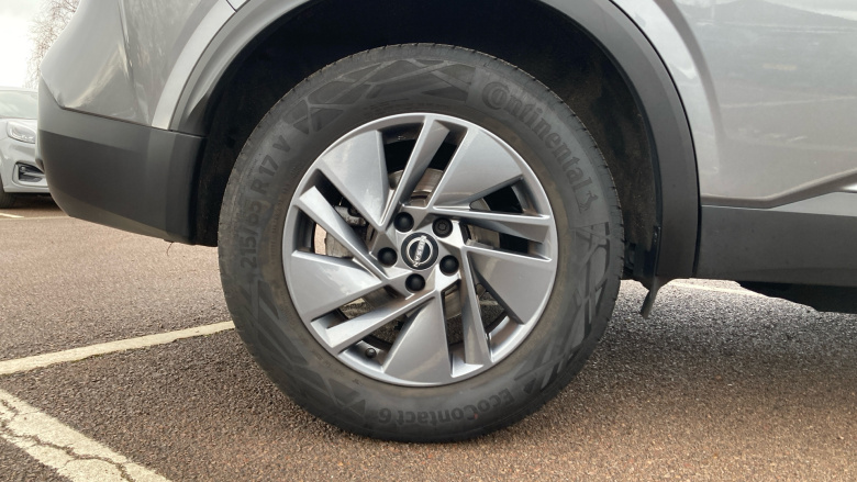 Nissan Qashqai 1.3 DiG-T MH Acenta Premium 5dr Petrol Hatchback